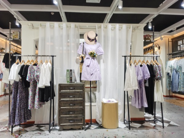 祝贺城市衣柜在陕西渭南吾悦广场店成功开业!预祝开业大吉!