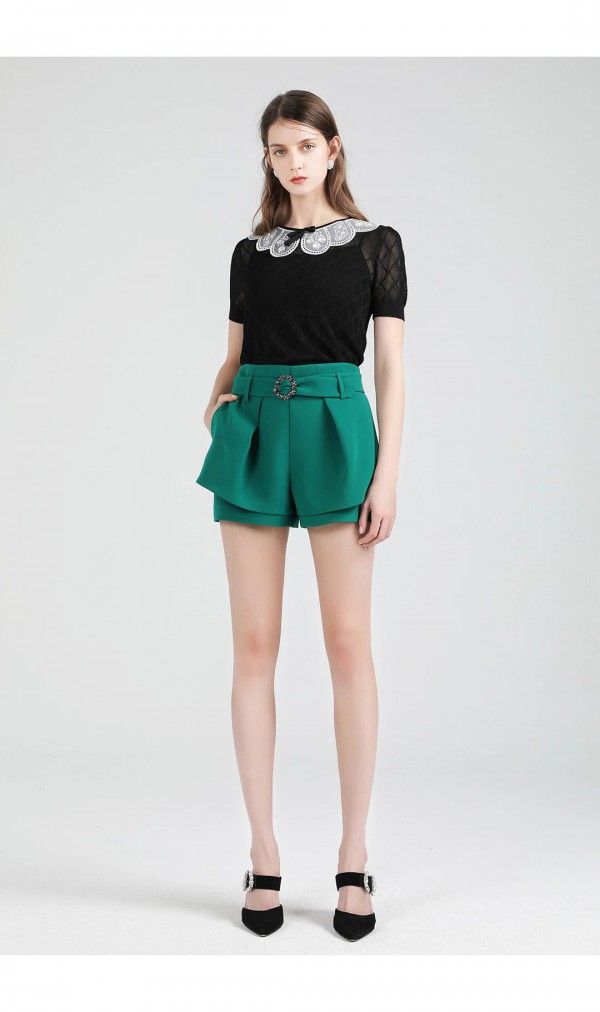 一方古典宁静的松绿色  让夏天更优雅