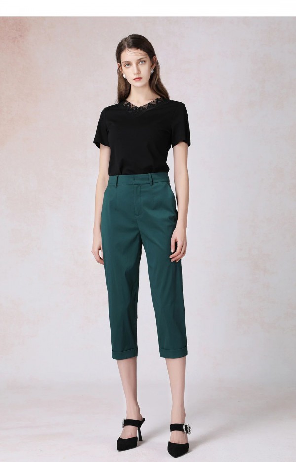 一方古典宁静的松绿色  让夏天更优雅