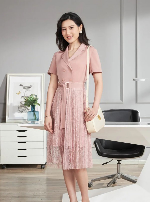 上班族初夏该怎么穿 有女人味的职场时装推荐