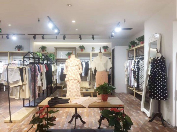 恭贺:戈蔓婷女装与浙江省戴女士成功合作!预祝开业大吉!