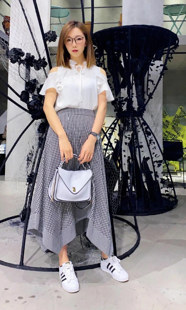 520约会去看电影穿什么衣服 歌莱雅约会穿搭推荐