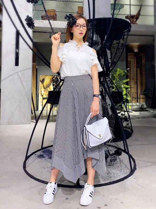 520约会去看电影穿什么衣服 歌莱雅约会穿搭推荐