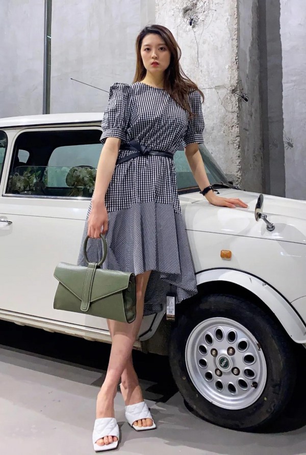 520约会去看电影穿什么衣服 歌莱雅约会穿搭推荐