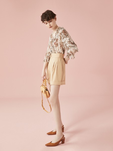 什么样的女装店更吸引顾客?女装店装修需要注意什么?