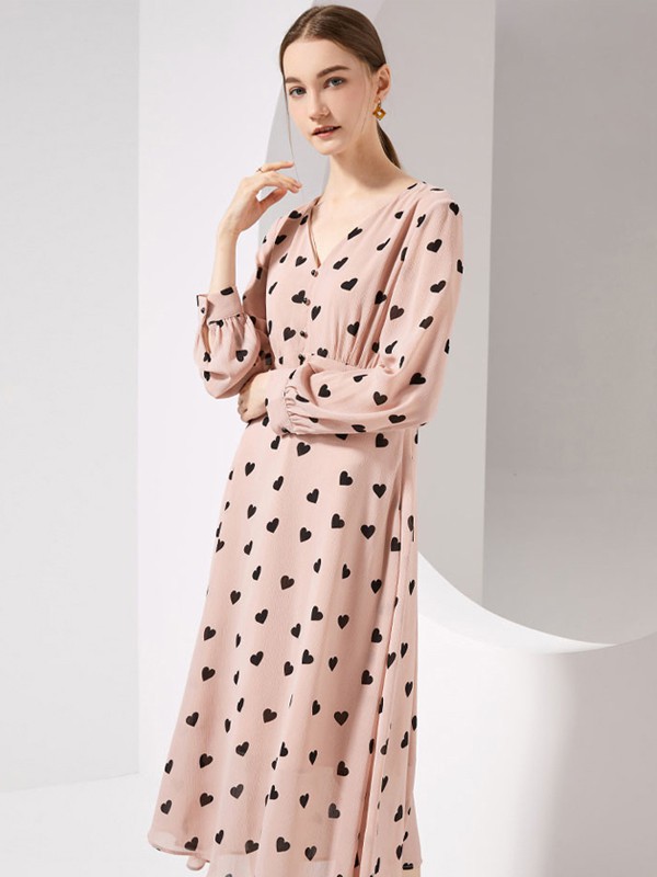 “秋之恋女装”让夏日穿搭拥有更多选择!