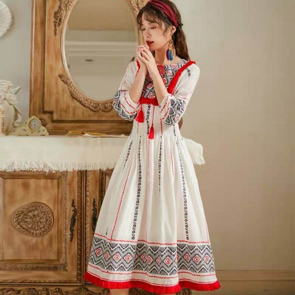 2020年夏季连衣裙流行趋势 民族风连衣裙为你推荐