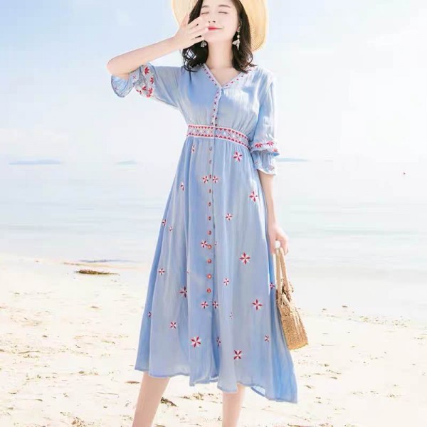 刚流行的民族风连衣裙 显瘦又很有文艺范