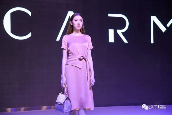 卡蔓开场秀 昨晚虎门品牌惊艳购物节