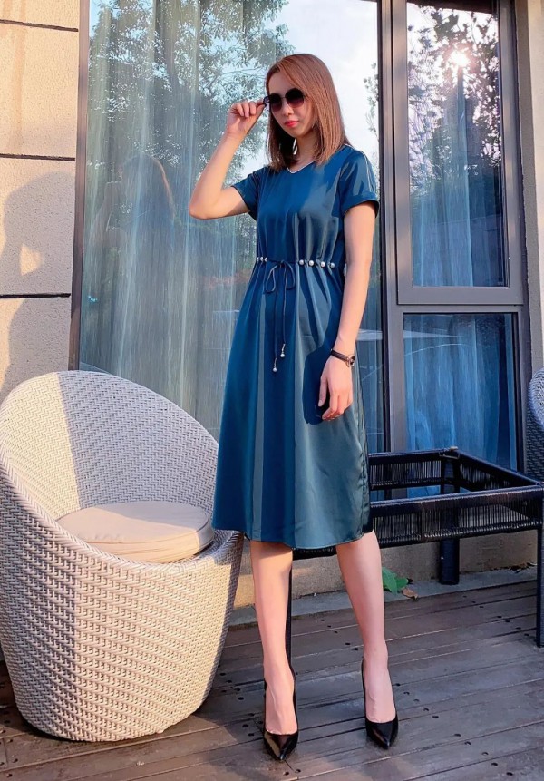 连衣裙向完美夏天Say Hi  你的优雅知性风