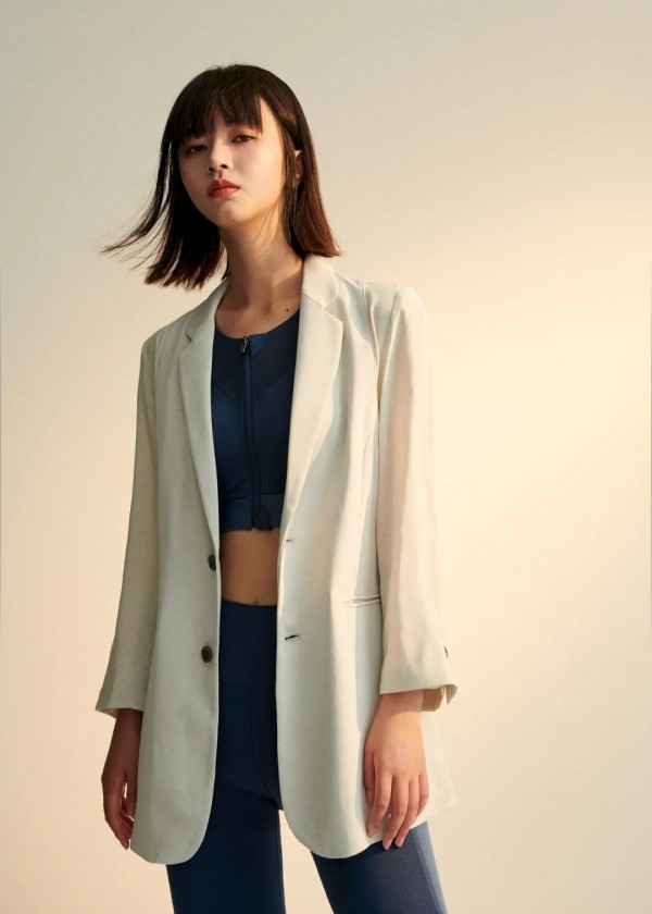 HOW x initial  运动格调,演绎极限舒适