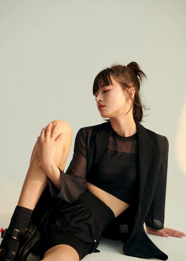 HOW x initial  运动格调,演绎极限舒适