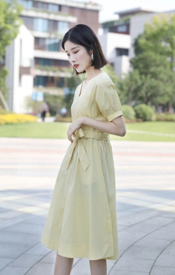 MC&ME女装品牌上新 简单又撩人的连衣裙来啦