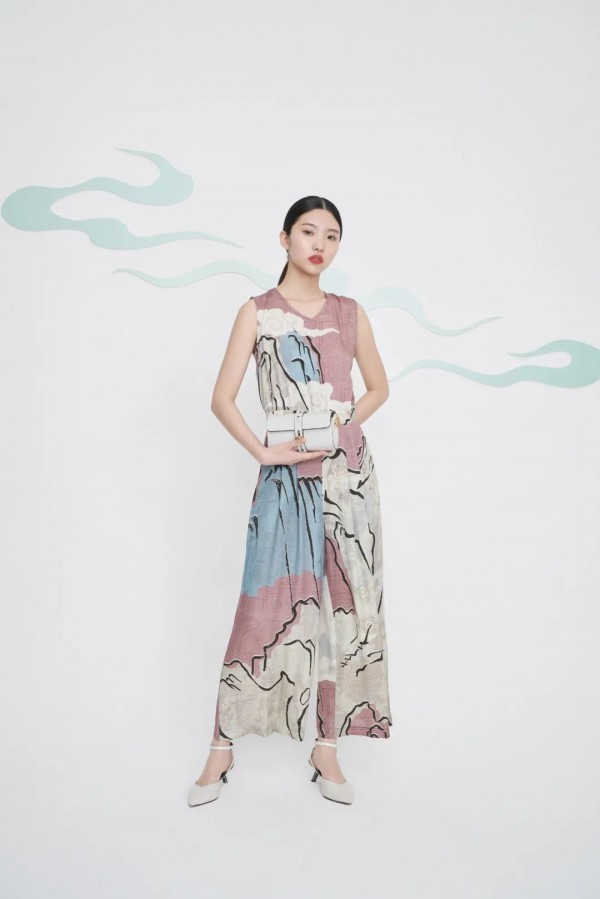 迪凯艺术女装上新 米兰时装周系列——瑰丽敦煌