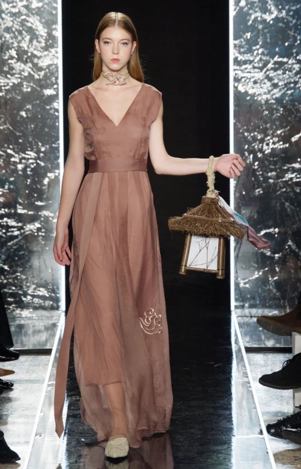 迪凯艺术女装上新 米兰时装周系列——瑰丽敦煌