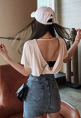 解决露肩露背时文胸尴尬的问题 一招搞定!