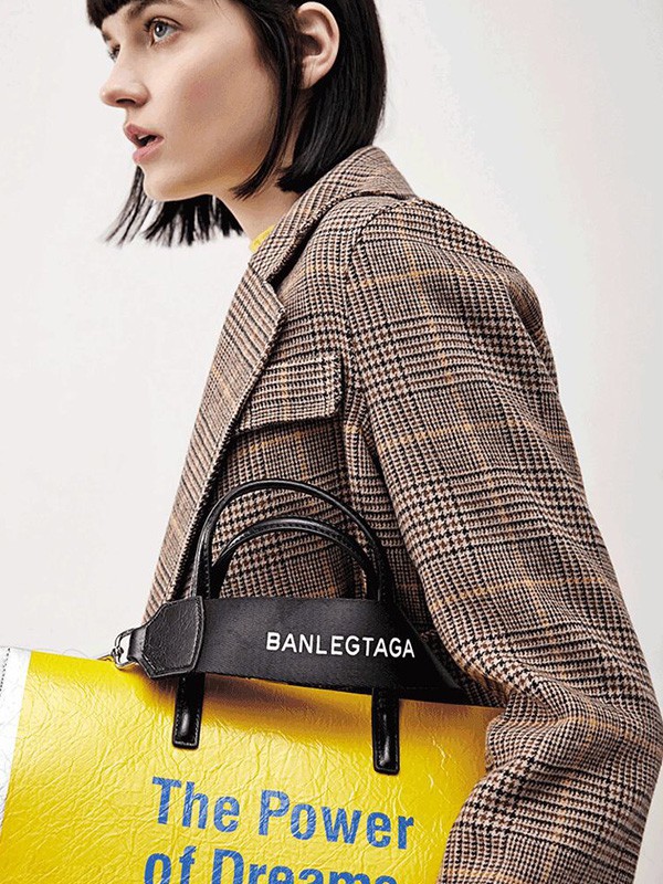 想要成功一定要选择好女装加盟品牌  伊行更值得信赖