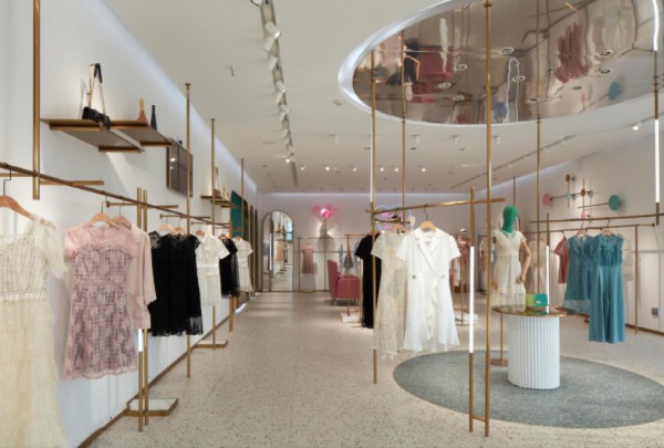 MERMAID女装全新六代形象“网红化社交体验空间”问世