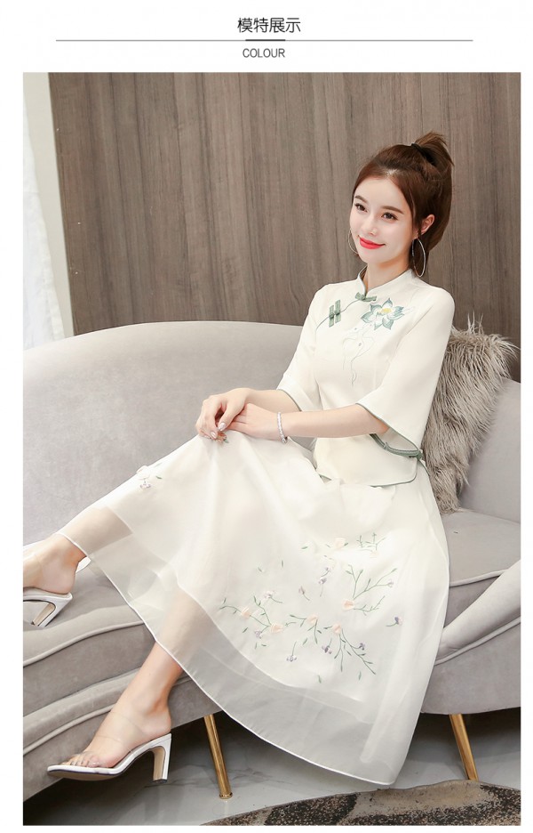 点亮整个夏天  民族风长裙更加个性