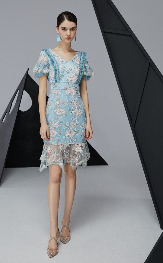 DILI迪骊新贵女装新品 藏在颜色里的十亿少女梦