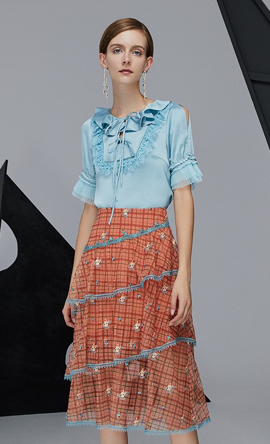 DILI迪骊新贵女装新品 藏在颜色里的十亿少女梦