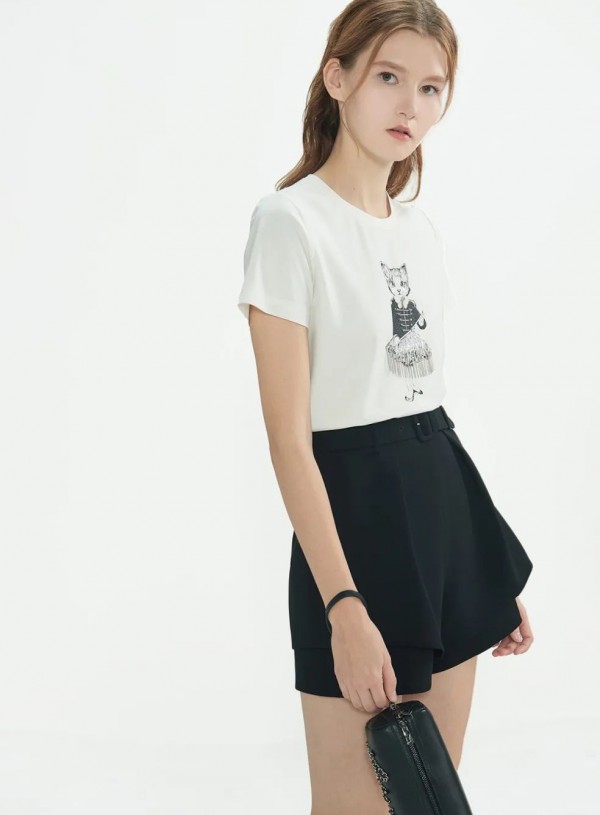 AIVEI品牌手绘风T恤上市 短款T恤穿出高腰线