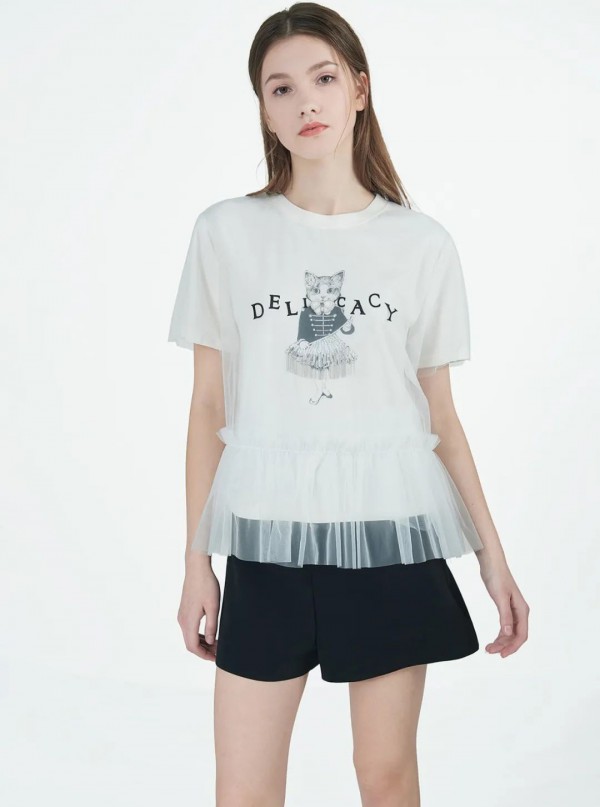 AIVEI品牌手绘风T恤上市 短款T恤穿出高腰线