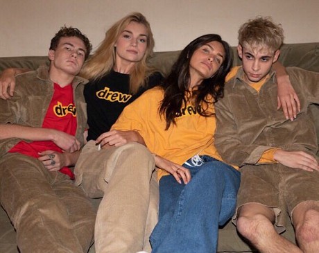 品牌警惕!年轻人时尚品味或正在全面“潮牌化”