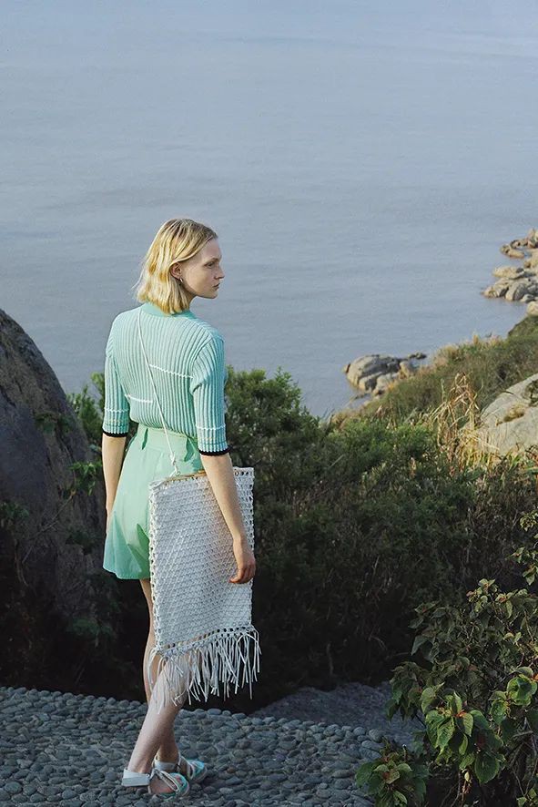 less女装:移居岛屿,让海住进心里