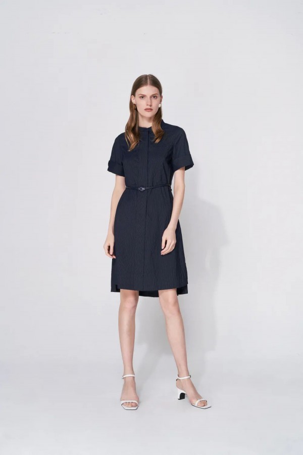 夏天穿什么衣服最合适 小黑裙百搭经典又优雅