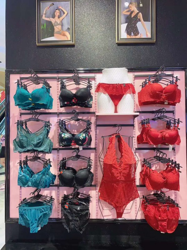 好消息!恭贺布迪设计内衣在四川乐山新店开业!预祝开业大吉!