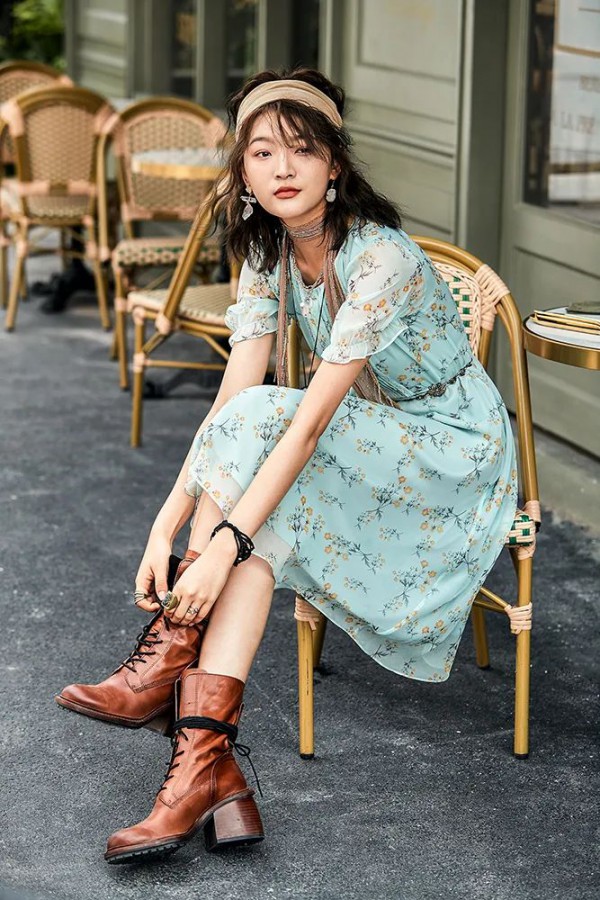 糖水冰棍,冰镇西瓜,五颜六色的裙摆和摇摇晃晃的夏天