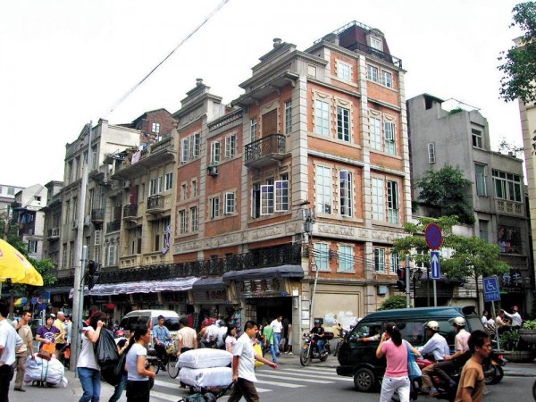 到广州十三行服装批发街的路线有哪些?