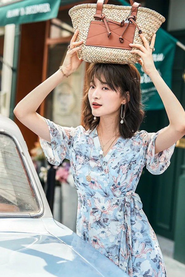 糖水冰棍,冰镇西瓜,五颜六色的裙摆和摇摇晃晃的夏天