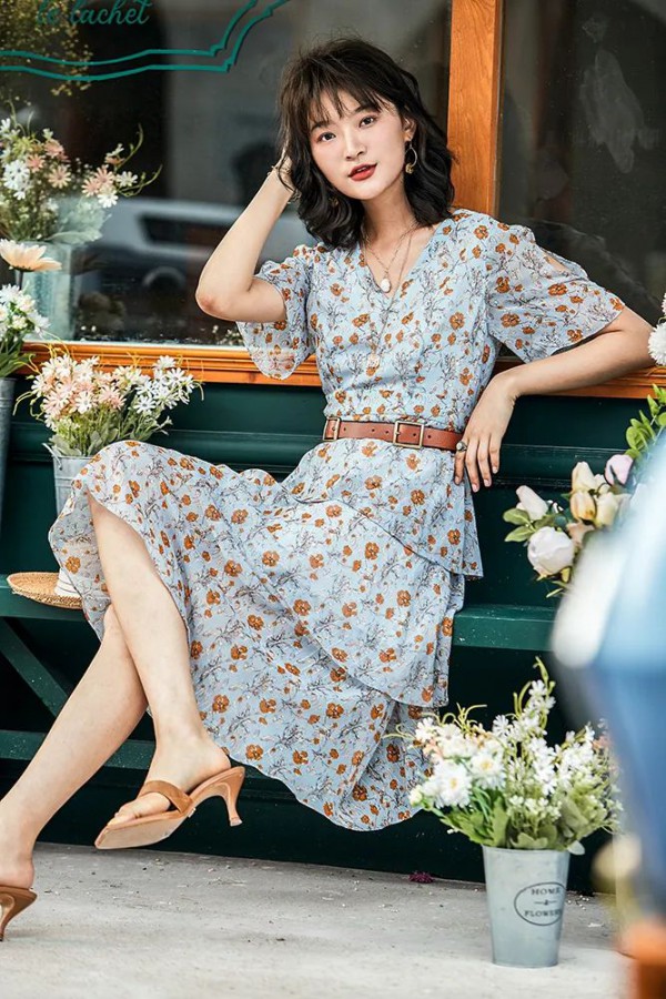 糖水冰棍,冰镇西瓜,五颜六色的裙摆和摇摇晃晃的夏天