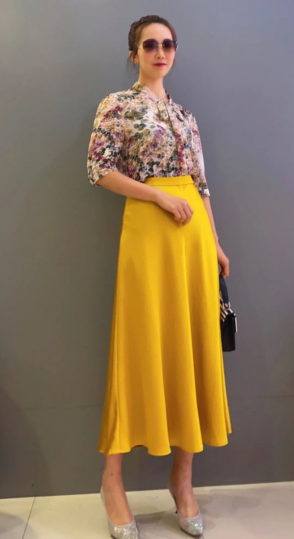 会颜色搭配的女孩 不需要流行单品