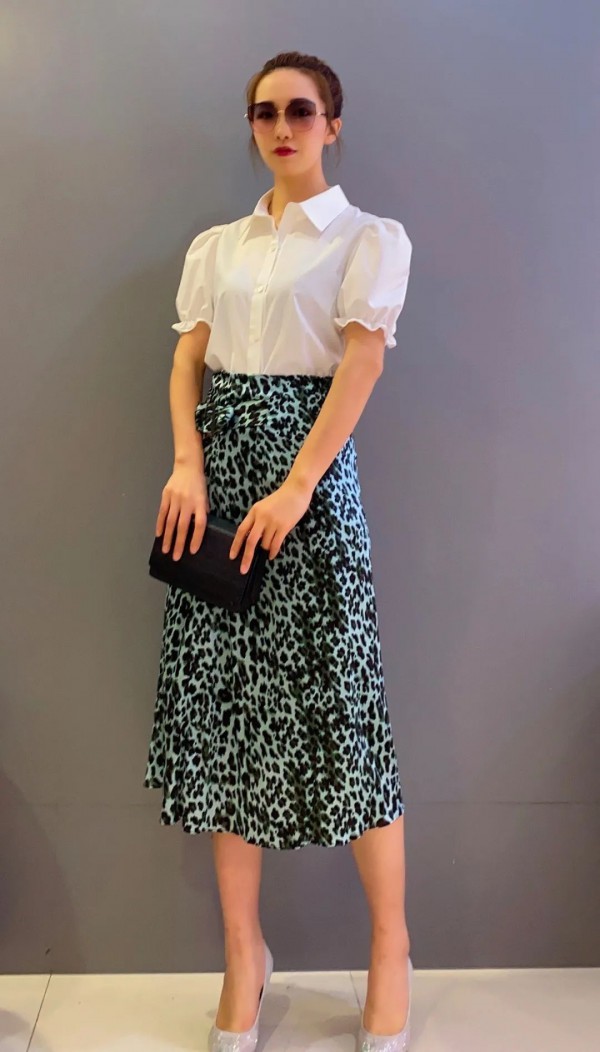 会颜色搭配的女孩 不需要流行单品