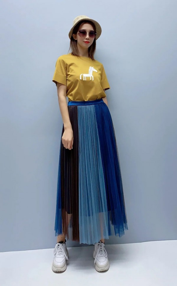 会颜色搭配的女孩 不需要流行单品