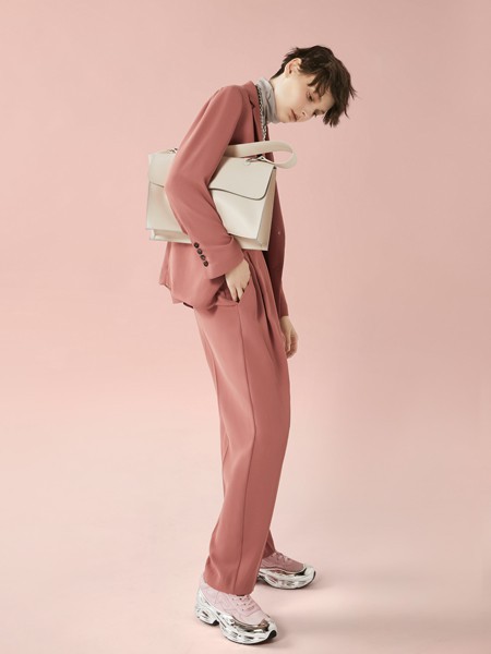 “芮玛女装”—都市女性的衣橱