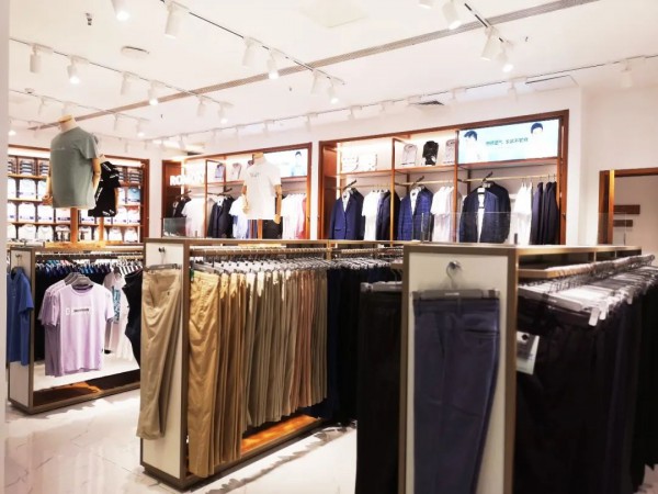 罗蒙新零售四川广元万达店盛大开业