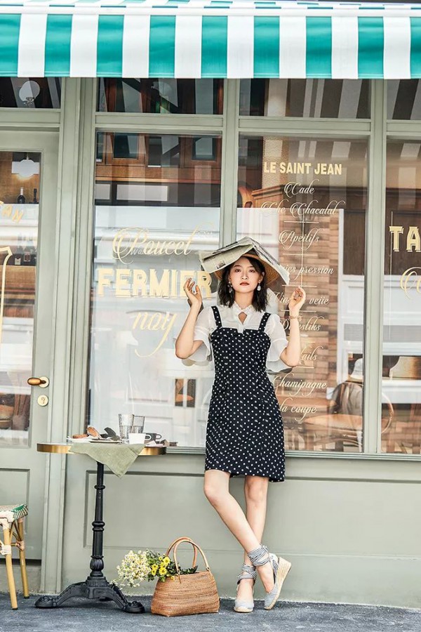 黑色连衣裙款式有哪些 黑色连衣裙显高显瘦吗