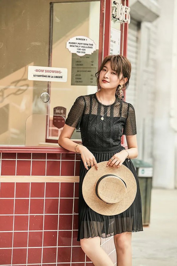 黑色连衣裙款式有哪些 黑色连衣裙显高显瘦吗