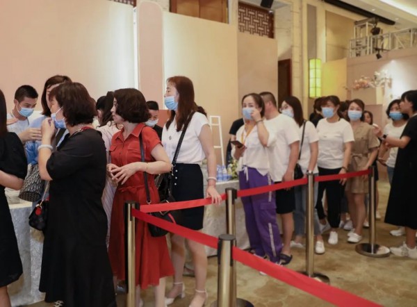 云上写生女装品牌2020冬季新品发布会盛大召开