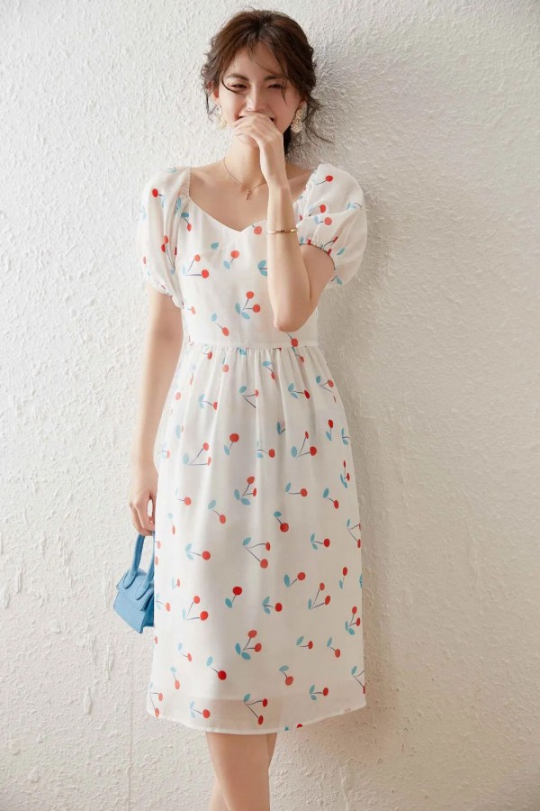 今夏最in的绝美“碎花裙” 时髦百搭还很显瘦