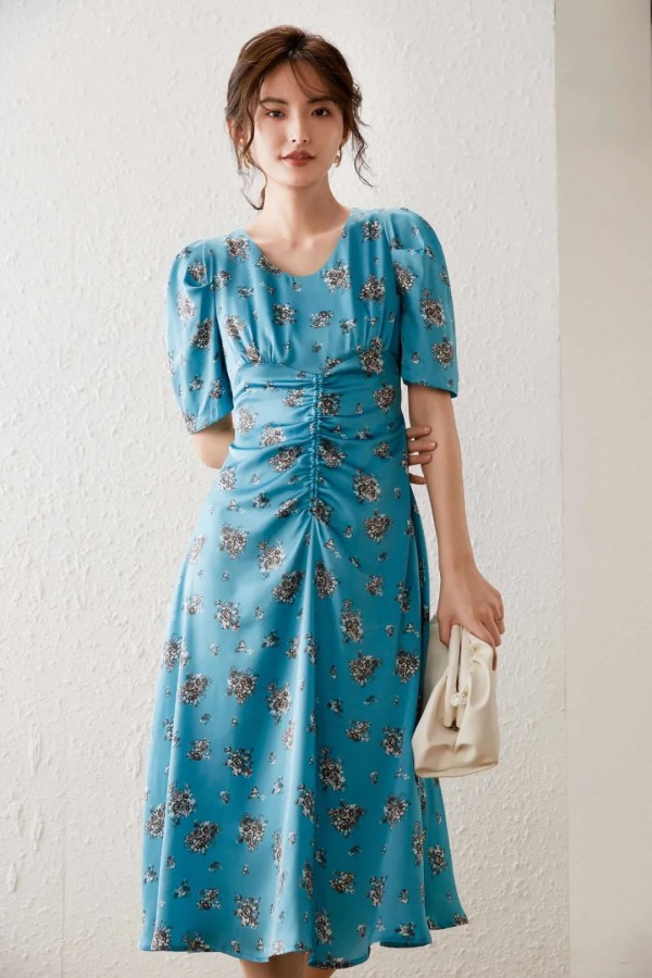 今夏最in的绝美“碎花裙” 时髦百搭还很显瘦