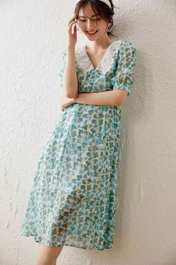 今夏最in的绝美“碎花裙” 时髦百搭还很显瘦