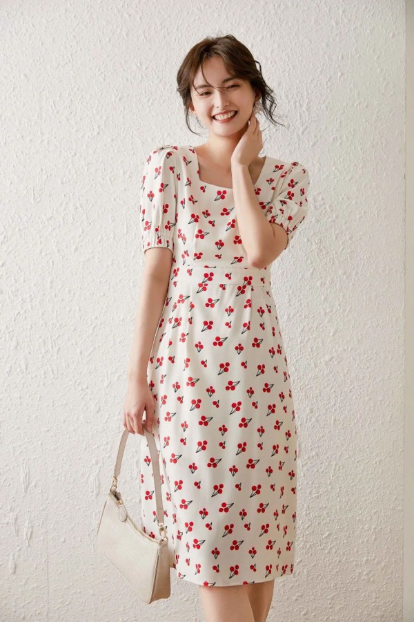 今夏最in的绝美“碎花裙” 时髦百搭还很显瘦