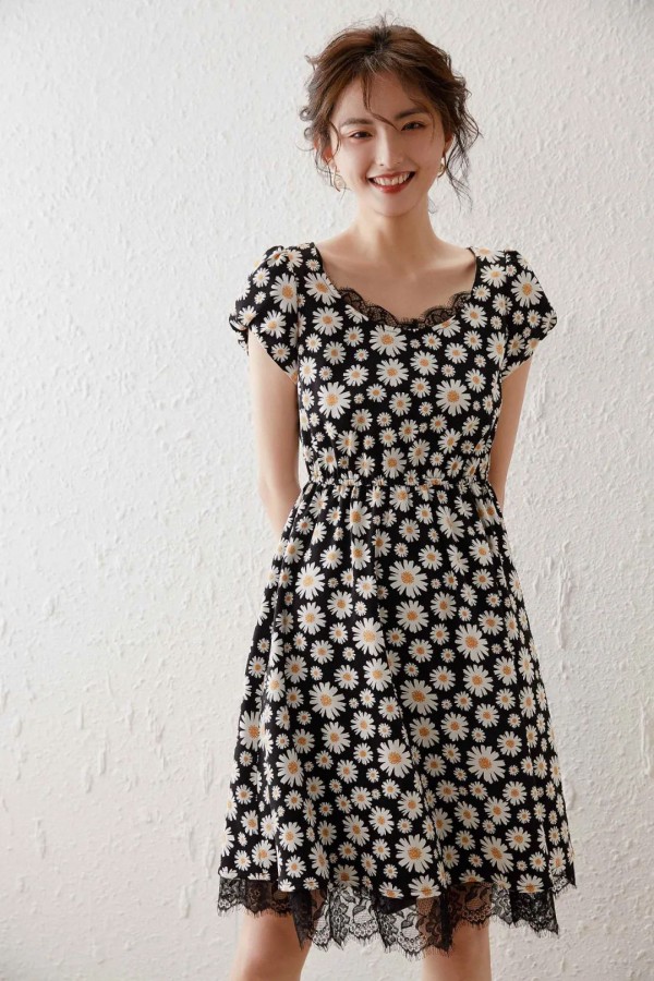 今夏最in的绝美“碎花裙” 时髦百搭还很显瘦