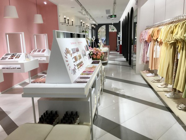 女装市场中的领军旗舰 37°生活美学女装品牌值得信赖!