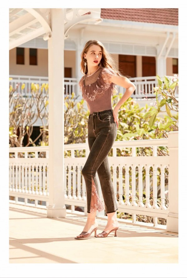 平肩和溜肩哪种好区别在哪 宽肩,窄肩可以穿露肩装吗